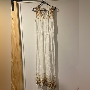 FOREVER 21 maxi dress. Size medium. Good condition​​​​​​​​​